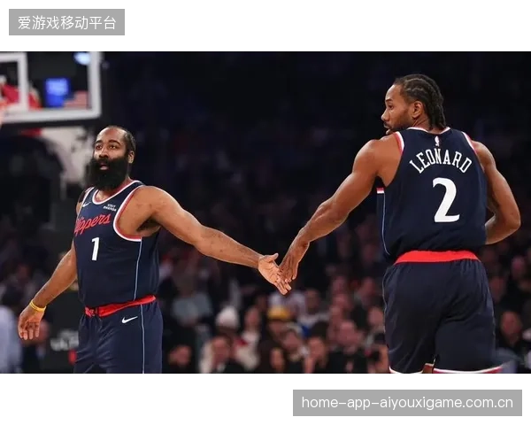 哈登巅峰期实力超莱昂纳德，如今状态下滑快船三人处境感慨